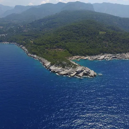 キャンプ場 Rocas Roja Beach ファラリア