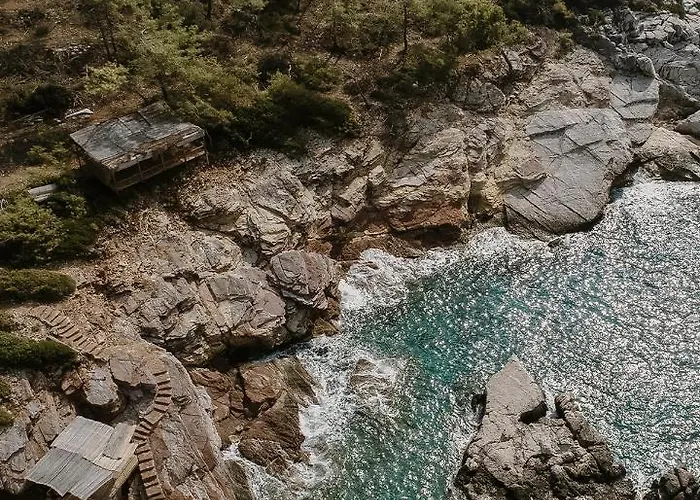 Rocas Roja Beach * Faralya