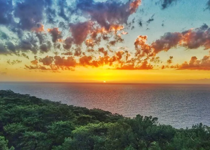 Rocas Roja Beach キャンプ場 ファラリア