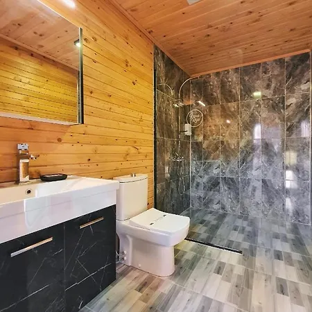 Rocas Roja Beach مكان تخييم *