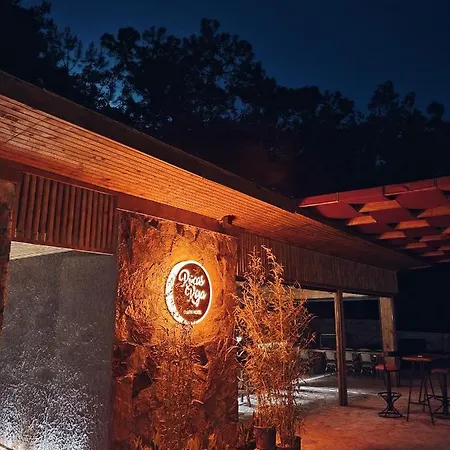 Rocas Roja Beach مكان تخييم *