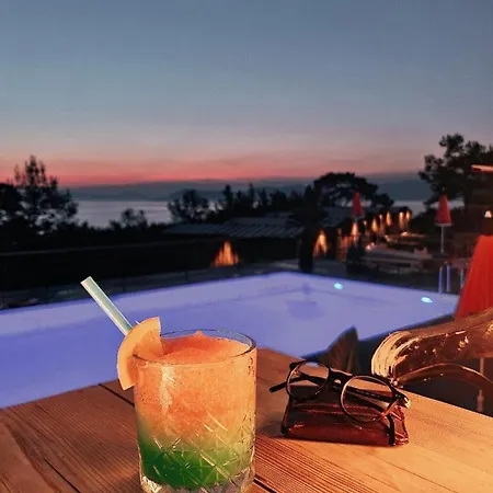 مكان تخييم Rocas Roja Beach