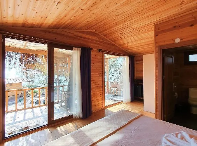 Rocas Roja Beach Camping